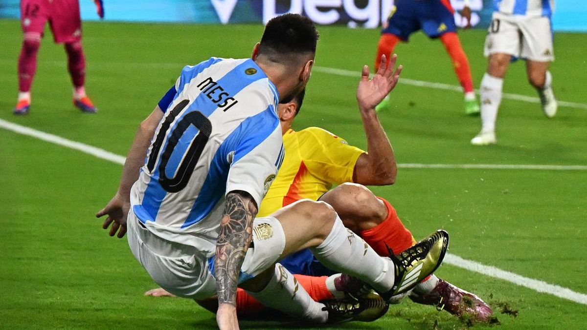 Tangis dan Kaki Bengkak Messi Berakhir Gelar Copa America