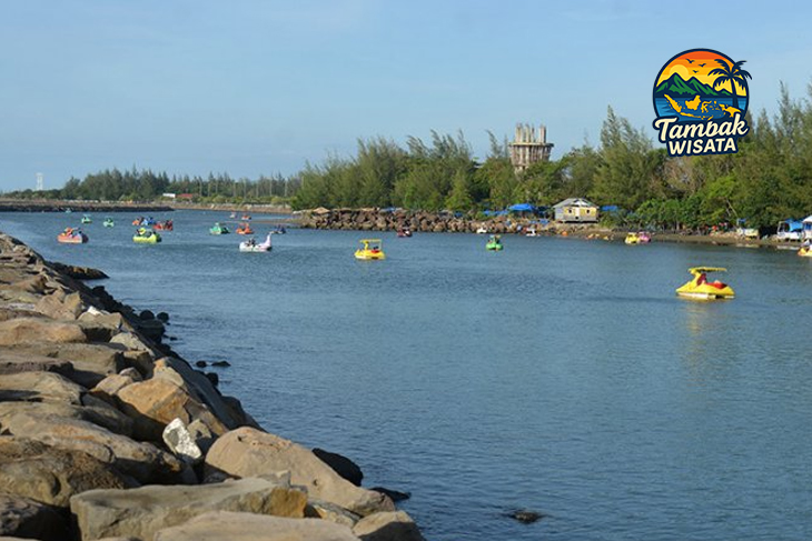 Pantai Ulee Lheue, Panorama Indah di Sore Hari dengan Pesona Laut Aceh