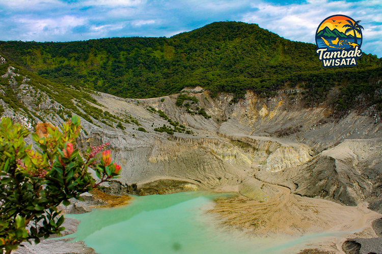 Gunung Tangkuban Perahu Tempat Wisata Alam Kekinian Anak Muda