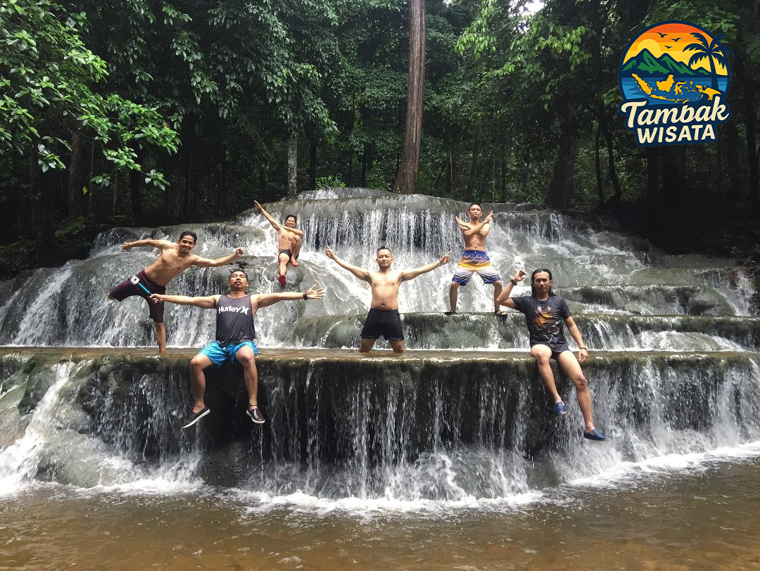 Air Terjun Semolon โ Pesona Air Panas Alami Kalimantan Utara